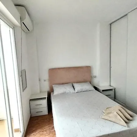 250 M From Locos Apartment Torrevieja