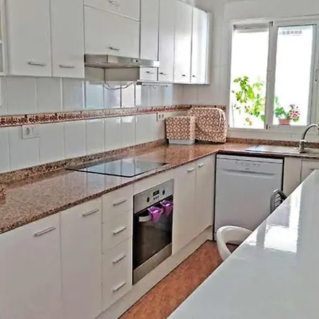 With Parking 280 M From Locos Apartment