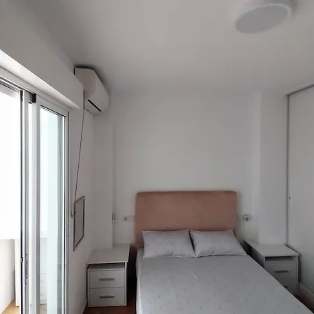 アパート With Parking 280 M From Locos