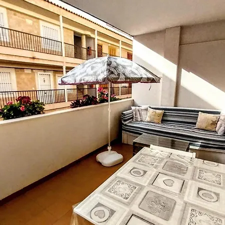 With Parking 280 M From Locos Apartment *