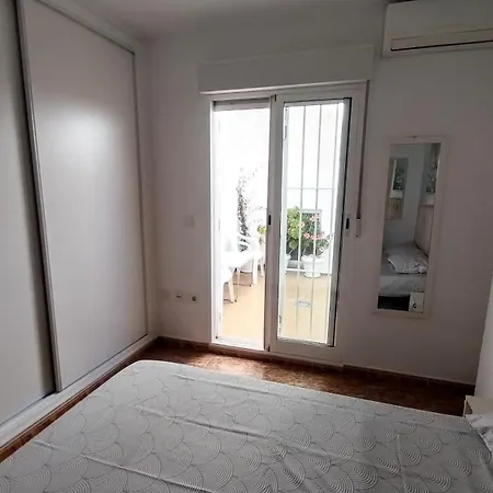 With Parking 280 M From Locos Apartment *
